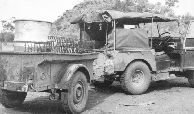       Land Rover and Jeep trailer        